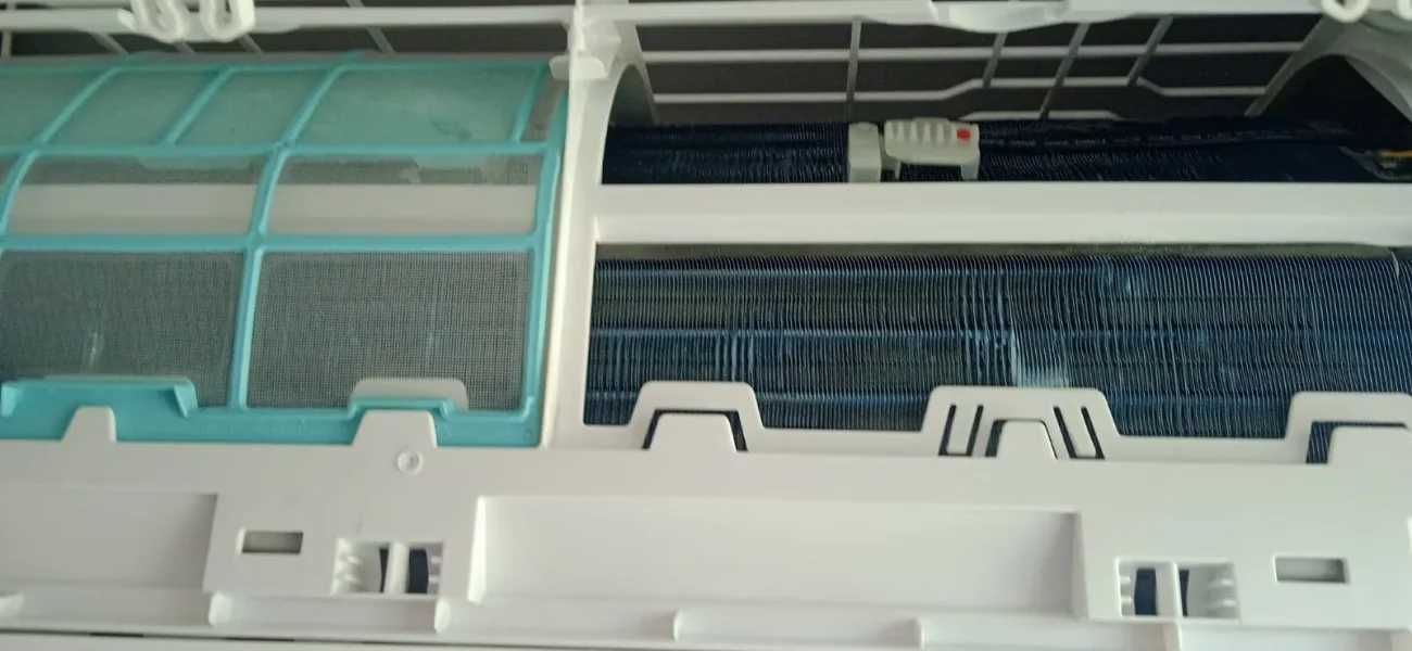 Manutenção periódica de ar condicionado